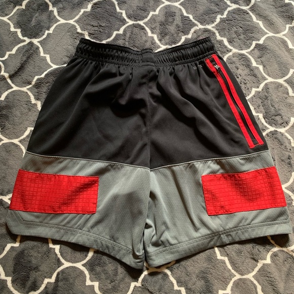 Jordan tech shorts - Picture 2 of 4